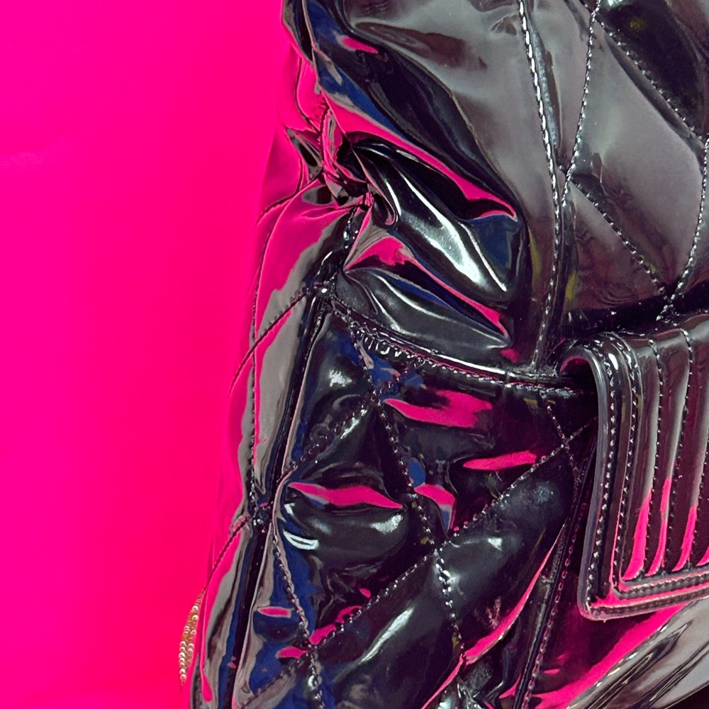 Coach Poppy Black Quilted Liquid Leather Bag w/Chain Straps Approx. 15 x 13.5 - Picture 7 of 17